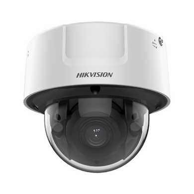 Domo IP 8 Megapixel / Lente Mot. 8 a 32 mm /  DARKFIGHTER / WDR 120 dB / IK10 / IR 30 mts / Conteo Facial / Detección Facial / Interior / PoE / Búsqueda por Atributos / Micrófono Integrado / MicroSD